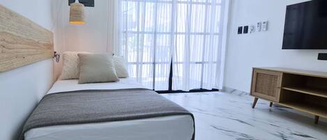 1 bedroom, in-room safe, free WiFi, bed sheets