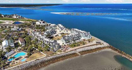 Spectacular Ocean Front Bedroom Views - 626 Newhaven