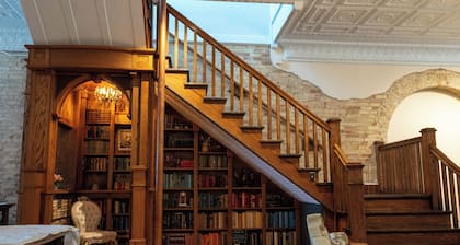 Spacious Condo: Historic Boutique Rental in Downtown Edgerton