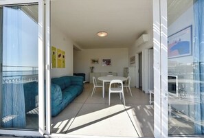Outdoor dining - Lido di Jesolo, Italy. Entire accommodation (Lido di Jesolo)