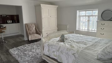 Studio | Free WiFi, bed sheets