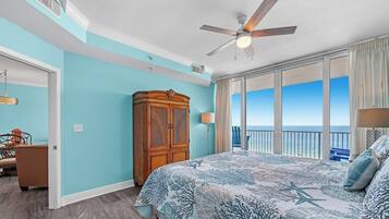 家庭公寓式客房, 3 间卧室, 阳台, 海滩景观 | 3 多间卧室、特色装修、特色家居、熨斗/熨衣板