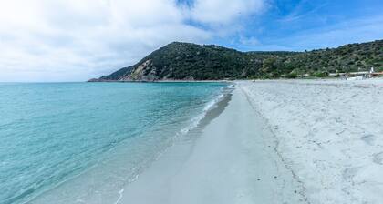 VILLA CALA PIRA SUL MARE CON WI-FI