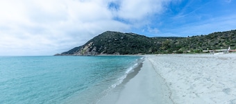 VILLA CALA PIRA SUL MARE CON WI-FI