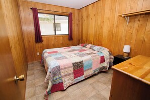 4 bedrooms, WiFi, bed sheets