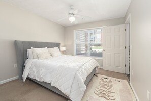 4 bedrooms, iron/ironing board, WiFi, bed sheets - Vibrant Living Near Auburn University l 4BR 4BA (Auburn)