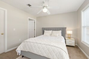 4 Schlafzimmer, Bügeleisen/Bügelbrett, WLAN, Bettwäsche