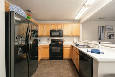 Vibrant Living Near Auburn University l 4BR 4BA