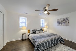 4 bedrooms, desk, iron/ironing board, free WiFi