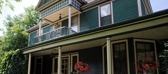 Historical romantic stay! Senator home built in1902. One booking 2 rooms!