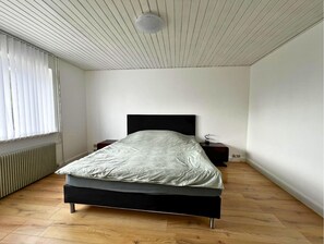 3 bedrooms, WiFi, bed sheets
