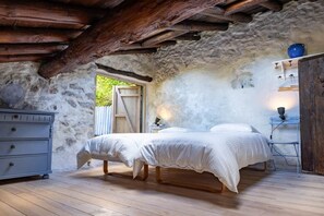 2 chambres, Wi-Fi gratuit, draps fournis