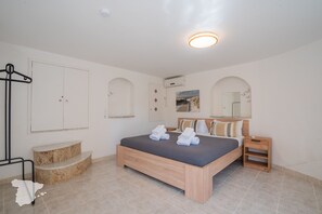 3 chambres, fer et planche à repasser, Wi-Fi gratuit, draps fournis