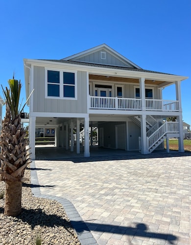 SEA BISCUIT-2024 NEW LUXURY Cherry Grove home, 4bd-3bth, Private Pool, CLEAN!!!