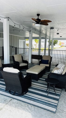 SEA BISCUIT-2024 NEW LUXURY Cherry Grove home, 4bd-3bth, Private Pool, CLEAN!!!