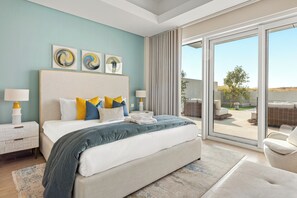 Superior Townhome | Egyptian cotton sheets, premium bedding, memory foam beds, in-room safe