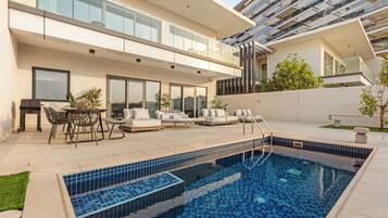 Kolam renang terbuka