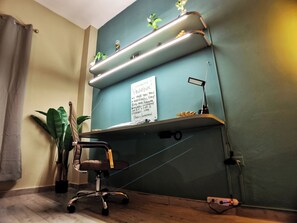 70-inch flat-screen TV with digital channels, Netflix - Oasis Studio By Paradox (Panama City)