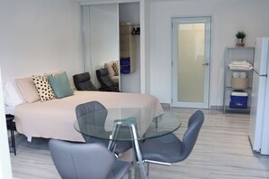 1 Schlafzimmer, Bügeleisen/Bügelbrett, kostenloses WLAN, Bettwäsche