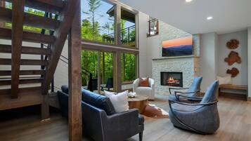 Smart-TV, Kamin, Tischtennisplatte