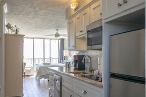 Cookware/dishes/utensils - 608- Heated Pool Gulf View Studio (Galveston)