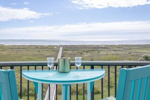 Outdoor dining - 310 Beachfront Heated Pool Gulf View Studio (Galveston)
