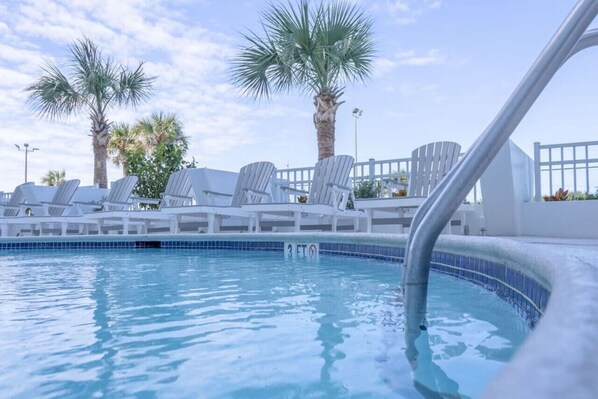 A heated pool - 911 Beachfront Heated Pool Gulf View 2 Bed 2 Bath (Galveston)