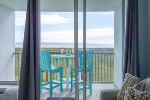 Interior - 207 Beachfront Heated Pool Gulf View Studio (Galveston)