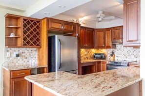 Cookware/dishes/utensils