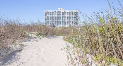 309 Beachfront Heated Pool Gulf View Studio