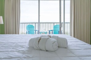 2 bedrooms, iron/ironing board, free WiFi, bed sheets - 809 Beachfront Heated Pool Gulf View 2 Bed 1 Bath (Galveston)