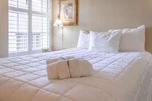 2 bedrooms, desk, iron/ironing board, free WiFi
