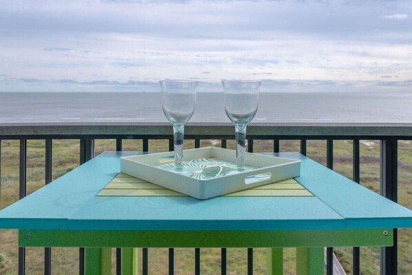 Outdoor dining - 809 Beachfront Heated Pool Gulf View 2 Bed 1 Bath (Galveston)