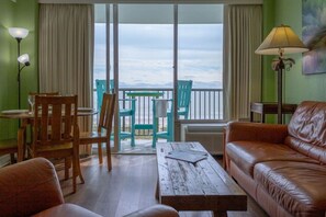 Smart TV - 809 Beachfront Heated Pool Gulf View 2 Bed 1 Bath (Galveston)