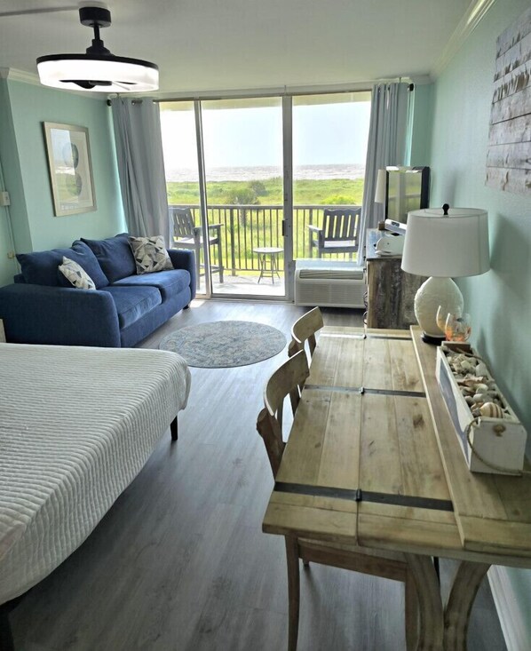 Iron/ironing board, free WiFi, bed sheets - 112 Heated pool, Gulf View (Galveston)