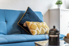 Apartment | Living area | TV, fireplace - 2 Bedroom Apartment - Parking, Wifi, Central (Birmingham)