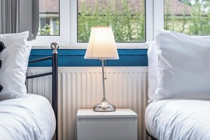 Apartment | 2 bedrooms, iron/ironing board, free WiFi, bed sheets - 2 Bedroom Apartment - Parking, Wifi, Central (Birmingham)