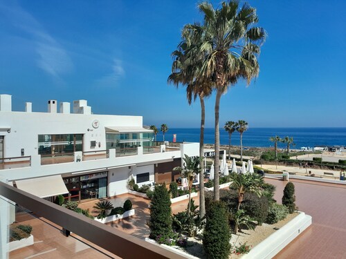 Shuske - Private garden, swimming pool  and... very close to the sea