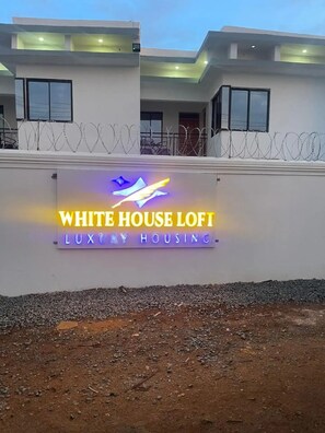 Exterior detail - White House Loft Unit 4 (Rongo)