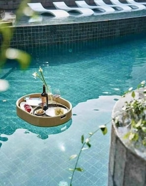 Outdoor pool - Zenity Apartment Quan 1 (Ho Chi Minh City)