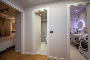 Apartment, 2 Bedrooms, Balcony | Bathroom