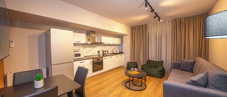 Apartment, 1 Bedroom, Balcony | Living area