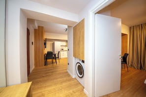Apartamento, 1 quarto, sacada | 1 quarto, cortinas blackout, quartos à prova de som