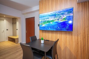 Apartment, 1 Bedroom, Balcony | Dining room