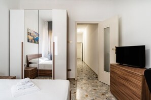4 quartos, Wi-Fi de cortesia, roupa de cama