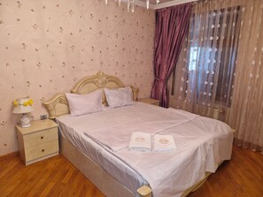 2 bedrooms, iron/ironing board, WiFi, bed sheets