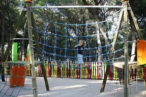Children’s play area – outdoor