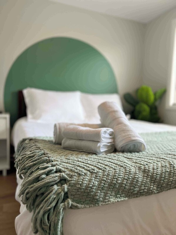 1 chambre, bureau, fer et planche à repasser, Wi-Fi