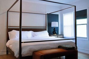 7 عدّة غرف نوم ومكتب ومكواة/لوح كي وسرير سفر