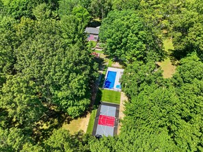 Exterior - Hideaway - Pickleball Court, Private Pool, Hot Tub, Sleeps 25! (Michigan City)